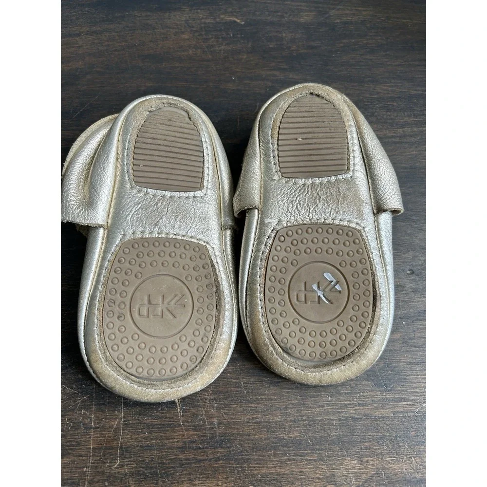 Freshly Picked Gold Moccasin Leather Infant Baby Girl Size 6 Shoes